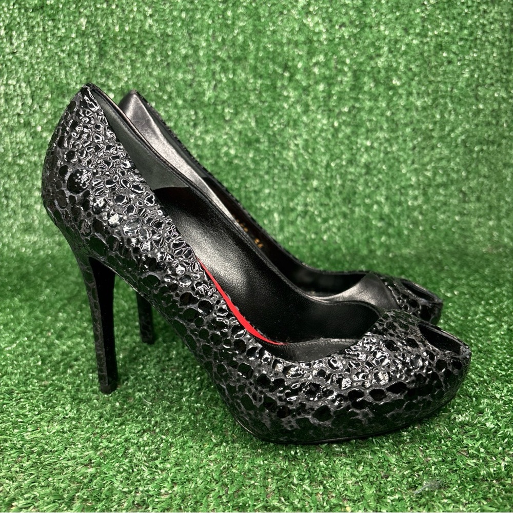 NEW Alexander McQueen Black Leather High Heel Pumps Peep Toe EU 36 / US 6 - $950